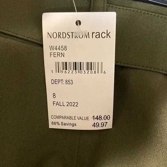 Never been worn, with tags- dark green waist high skirt, comes with belt. Size 8 - Picture 3 of 3